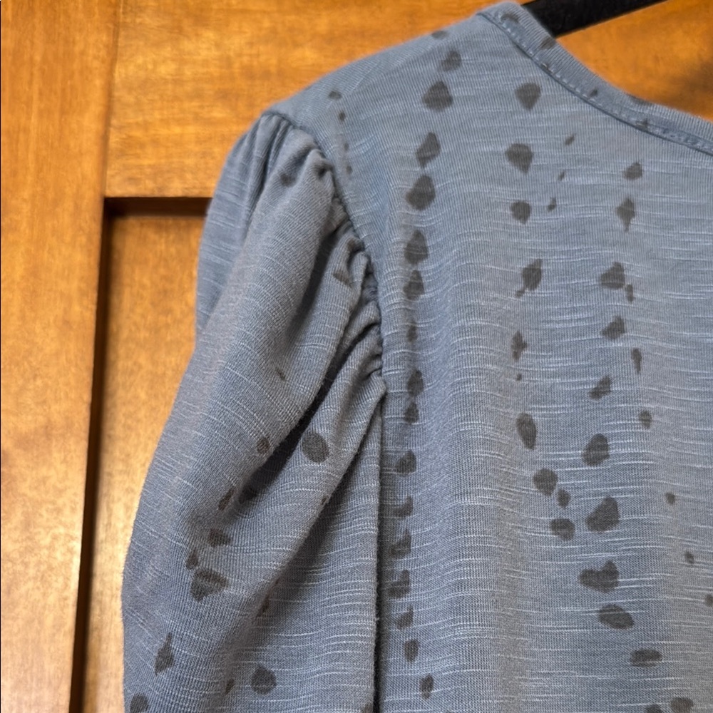 ⭐️Grayish Blue Women's Top⭐️ - Picture 3 of 4